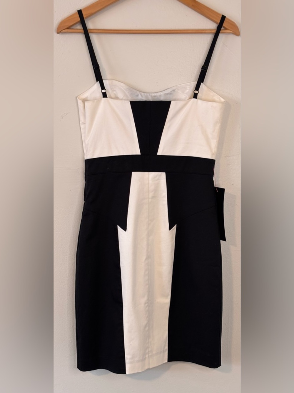 NWT bebe Black and White Color Mini Block Dress Women’s Size 4 - Picture 2 of 9